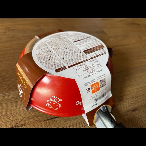 HELLO KITTY-NWT Non-Stick Medium Pan - Picture 6 of 13